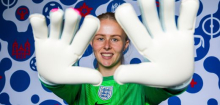 EM 2025: Hannah Hampton gewinnt mit England - trotz Sehschwäche