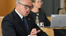 Debatte über längeres Arbeiten: Voigt gegen höheres Renteneintrittsalter
