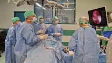 Vpliv novih cen: največ dodatnega denarja za UKCL, največ bi izgubil MC Medicor