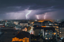 ZA VIKEND STIŽE NOVA TURA NEPOGODA! Vraćaju se pljuskovi i nevreme: Detaljna prognoza za naredne dane - OD OVOG DATUMA OPET TROPSKE TEMPERATURE