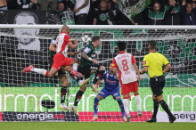 Fußball-Bundesliga: Salzburg rettet in der 96. Minute einen Punkt in Ried