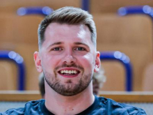Svet se klanja Dončiću, mladim je podaril kar pet milijonov dolarjev
