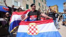 SKANDAL U SINjU NA PROSLAVI UBIJANjA SRBA: Ljudi u crnom viču 