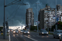 (MAPA) HITNO UPOZORENJE! GRMLJAVINSKE NEPOGODE SAMO ŠTO NISU POČELE Stiže obilna količina kiše praćena olujnim nevremenom! Meteo alarm upaljen u celoj Srbiji