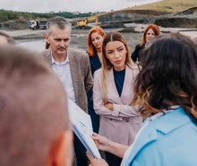 MINISTARSTVO PRIVREDE IZDVOJILO 280 MILIONA DINARA ZA IZGRADNJU RECIKLAŽNOG DVORIŠTA NA ČAJETINI Ministarka Mesarović donela sjajne vesti za meštane