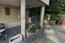 Žaljiv napis na slovenskem konzulatu v Trstu