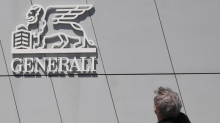 Generali, sì alla trattativa con Mediobanca sul risparmio gestito. Utile del semestre a 2,2 miliardi