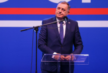 Volilna komisija v BiH-u odvzela predsedniški mandat Dodiku. Ta napovedal referendum.