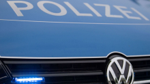 Schreckschusswaffe: Mann schießt sich versehentlich selbst in den Hals