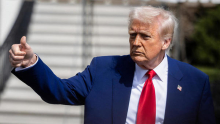 Trump odpira dostop do pokojninskih prihrankov za Blackrock, KKR, Apollo