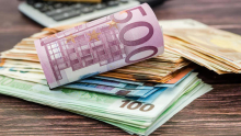 Ministrstvo za finance skeptično do Hanovih predlogov obdavčitve normirancev in nagrad delavcem