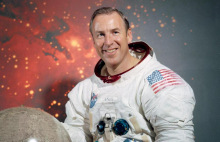 Umrl je astronavt Jim Lovell, poveljnik odprave Apollo 13