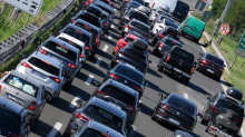 FOTO Kaos na cestama: Zapalio se auto na A1, velike su kolone