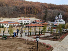 OTVOREN NOVI KONAK ZA SVE VERNIKE U TUMANU! Vernici iz celog sveta mogu na konak u veliku svetinju 