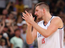 Jokić že blestel, Antetokounmpo ostal doma
