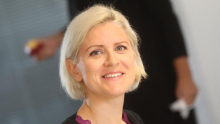 Trije meseci do razpisa so postali poljubna spremenljivka