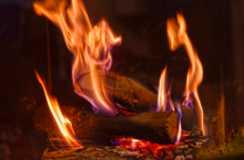 Štirje najstniki povzročili požar, dva sta se lažje poškodovala