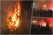 ODLUČILI DA SPALE BEOGRAD, BRUTALNO NAPALI POLICIJU Blokaderi pripadnike MUP zasipaju pirotehnikom i  hemijskim sredstvima - policija MIRNO STOJI I TRPI! VIDEO