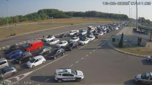 KILOMETARSKA KOLONA OD RANOG JUTRA: Saobraćaj pojačan na auto-putevima i prelazima ka Mađarskoj i Hrvatskoj