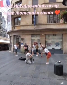 Devojka slučajno snimila šok scenu u Knezu: Ono što je mladić iz Turske uradio usred Beograda ostavlja bez teksta (VIDEO)