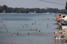 Da li je bezbedno plivati tokom kiše i grmljavine? Pravilo 