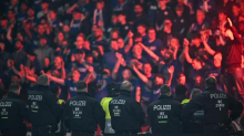 Gewalt im Fußball: Polizeigewerkschaft fordert mehr Überwachungstechnik in Fußballstadien