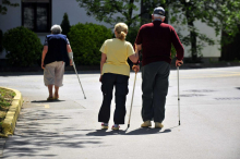 Ministrstvo svari pred goljufi: Uradni stik je samo vstopna točka za dolgotrajno oskrbo na CSD-jih