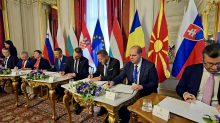 Boštjančič podpisal vstop Slovenije v nov kapitalski blok srednje in JV Evrope