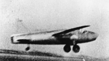 Bilder der Weltgeschichte: 27. August 1939: In Rostock hebt das erste Düsenflugzeug der Welt ab