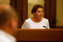 Alenka Bratušek odgovorila na zahteve avtoprevoznikov: Z grožnjami prav hudo daleč nikoli ne prideš