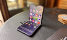 Samsung ismijava Apple: Na meti Apple Intelligence i manjak preklopnih telefona