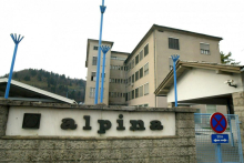 Alpina prostore v Žireh prodala Mesarstvu Oblak. Podjetje jih bo prenovilo in oddajalo Alpini.
