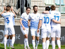 Vodilna trojica na gostovanja