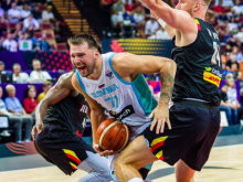 Luka Dončić zablestel s trojnim dvojčkom, Izraelci presenetili Francoze