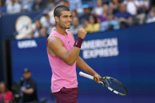 Alcaraz že v četrtfinalu; ob 1.00: Đoković – Struff