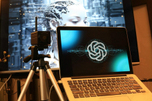 OpenAI napoveduje starševski nadzor za ChatGPT po tragični smrti najstnika