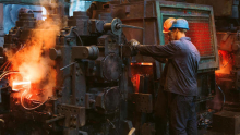 Indeks PMI: evrska proizvodnja raste prvič po treh letih