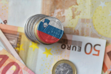 Fiskalni svet ob milijardi evrov primanjkljaja v proračunu opozarja na nerealno načrtovanje odhodkov