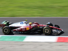 Ferrari pred tifosi v barvah Nikija Laude zelo hiter