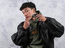 Honeytrap blackmail gang who held football stars' barber hostage with a machete for half a million pounds ransom are jailed