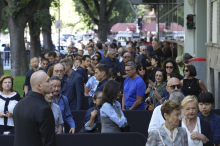 Abschied von Giorgio Armani: Lange Schlangen am Sarg