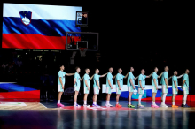 Slovenija ob 17.30 z Italijo za četrtfinale; Poljska - BiH (40:44, polčas)