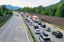 Kärnten: Stau im Urlauberreiseverkehr: Tunnelsperre nach Unfall auf A10