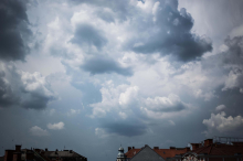  Woche beginnt mit viel Sonnenschein, darauf folgen Gewitter und Schauer