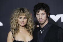 Schauspielerin Debby Ryan und Musiker Josh Dun werden Eltern
