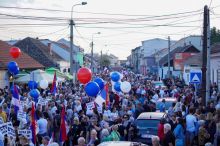 VIŠE OD 126.000 LJUDI NIJE NAPRAVILO NIJEDAN INCIDENT, A BLOKADERI IZAZIVALI! Vučić otkrio šta se dešavalo u Šapcu: Pomerite se, nećemo tuču s braćom i sestrama