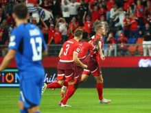 Švica nadigrala Slovenijo že v prvem polčasu, Kosovo šokiralo Švedsko