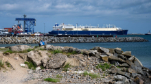 Streit um LNG-Terminal: Bürgerbegehren gegen LNG-Anlage auch laut Gericht unzulässig