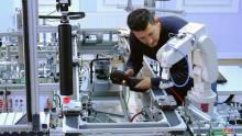 Digitalna preobrazba slovenske industrije - tri zgodbe o inovacijah