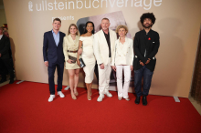 Familienauftritt in Berlin: Boris Becker stellt sein neues Buch vor
